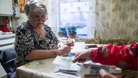 Что с пенсиями в этом месяце в Эстель Адони